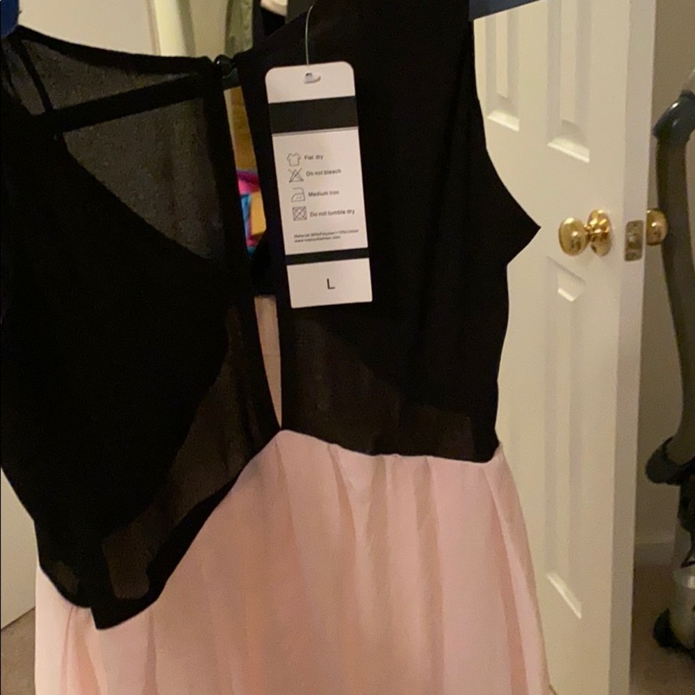 Dress - Picture 3 of 5
